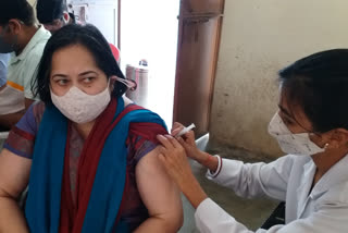 45 cross vaccination campaign started in Bhopal, hundreds of people got vaccinated