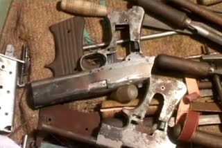 Muzaffarnagar  police  arms manufacturing unit  illegal  മുസാഫർനഗർ  ആയുധം  പൊലീസ്  തെരഞ്ഞെടുപ്പ്  election