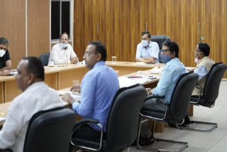 Delhi CM holds meeting to prepare action plan over surge in COVID-19 cases  COVID  Delhi CM  action plan over surge in COVID  കൊവിഡ് കേസില്‍ വര്‍ധനവ്