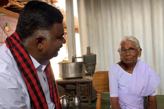 dmk thondamuthur candidate sivasenathipathi visits one rupee idli shop