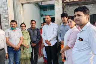 inauguration of stairs  karmapura i block flats  moti nagar delhi  moti nagar mla delhi  मोती नगर विधानसभा दिल्ली  विधायक शिवचरण गोयल  कर्मपुरा आई ब्लॉक के फ़्लैट्स