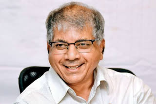 प्रकाश आंबेडकर,   prakash ambedkar tweet,   prakash ambedkar letest news,   government should not impose lockdown in state ,  maharashtra lockdown,   covid guidelines,   प्रकाश आंबेडकर ट्विट,   देवेंद्र फडणवीस,   महाराष्ट्र लॉकडाऊन