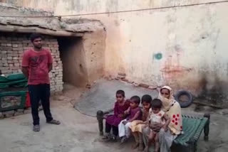 roorkee poor family live without toilet