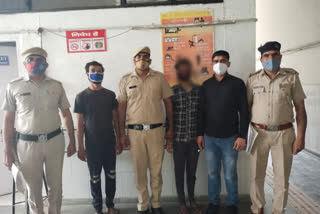 faridabad-police-arrested-two-accused-of-chain-snatching