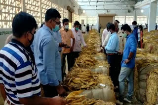 tobacco farmers protest in kaligiri, kaligiri tobaco auction center protests