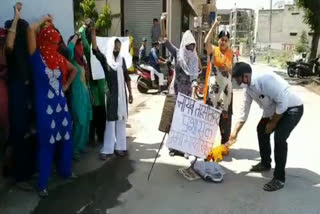 Women burnt effigy of Naib Tehsildar in rewari