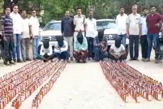 Telangana liquor  caught at Guntur district