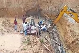 A bridge barrier collapses and a worker dies in Shivamogga