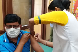 vaccination on sunday in delhi