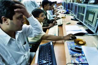 Investors' wealth tumbles over Rs 4.54 lakh cr as markets crash