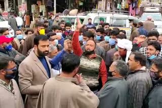 anantnag-truck-drivers-staged-protest-at-verinag