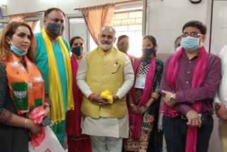 North Delhi Mayor visits Hindu Rao Hospital