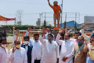 Tribute paid to martyr Raghunath Mahto in ranchi