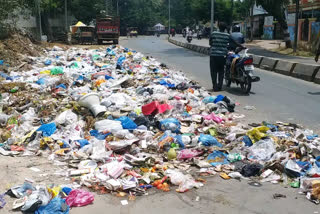 spreading dirt from garbage dumps in hyderabad