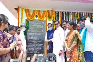 minister-koppula-eshwar-starts-development-programs-in-manthani