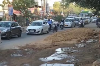 main road of Chhatarpur is in ruins