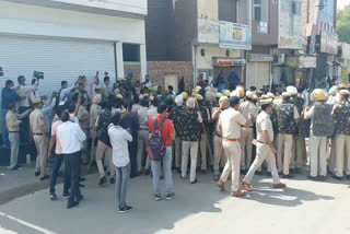 farmers-protest-outside-sirsa-city-council-chairperson-election-update