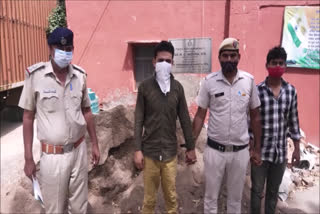 two accused arrested robbery case palwal  palwal crime news  palwal news  पलवल क्राइम न्यूज  पलवल न्यूज  गन प्वाइंट लूटपाट आरोपी गिरफ्तार पलवल