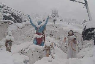Uttarkashi district receives heavy snowfall