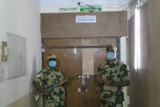 Sealing of ballot boxes in the presence of party executives