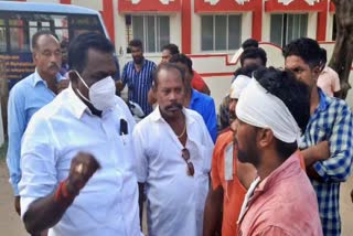 அதிமுகவினர் கொலைவெறி தாக்குதல்