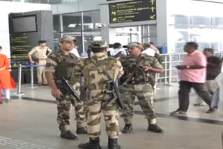 killer who was in hiding mumbai was arrested at chennai airport