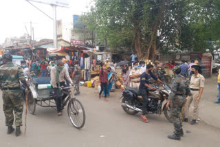 Mask checking campaign at Jhanda Chowk in Hazaribag