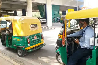 Delhi auto drivers in financial crisis