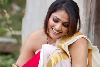 Haripriya is acting, Haripriya is acting to role of Kasturba, Kastur vs Gandhi, Kastur vs Gandhi movie, ಪತ್ನಿ ಕಸ್ತೂರಿ ಬಾ ಪಾತ್ರಕ್ಕೆ ಜೀವ ತುಂಬಲಿದ್ದಾರೆ ಉಗ್ರಂ ಬೆಡಗಿ, ಪತ್ನಿ ಕಸ್ತೂರಿ ಬಾ ಪಾತ್ರಕ್ಕೆ ಜೀವ ತುಂಬಲಿದ್ದಾರೆ ಹರಿಪ್ರಿಯಾ, ನಟಿ ಹರಿಪ್ರಿಯಾ ಸುದ್ದಿ,