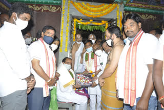 minister indrakaran reddy at lakshmi narasimha swamy temple, nachagiri lakshmi narasimha swamy temple