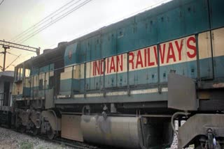 Will not reduce train services, people need not panic: Railways clarifies  indian railways  ഇന്ത്യൻ റെയിൽവേ  ട്രെയിൻ  റെയിൽവേ സ്റ്റേഷൻ  TRAIN