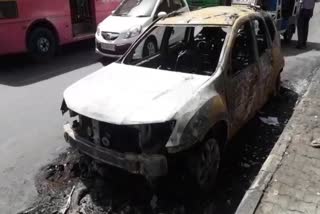 कार में आग, fire in Car, driver Narrow escape