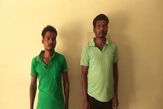 two-naxalites-arrested-in-dantewada