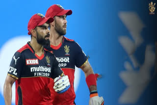 De Villiers guides RCB to two-wicket victory over Mumbai Indians