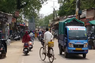 crowded market