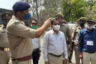 एसपी के साथ डीएम मार्कंडे शाही