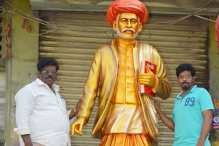 eight feet hightt of Poole bronze statue design in tenali