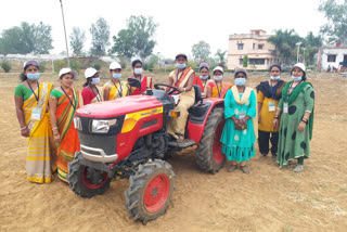 Women farmers of Jharkhand get tractor driving lessons