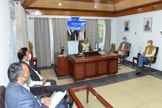 CM reviews Covid-19 situation in State