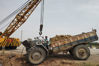 Tractor trolley and trailer collision