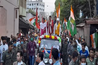 পানিহাটিতে অধীর-মিনাক্ষীর রোড শো ৷