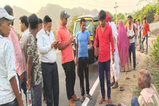 man killed in accident, accident in rajsamand, trailer hit bike