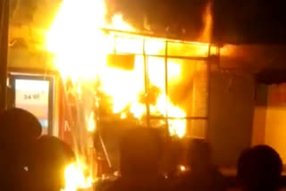 अलीगढ़ में दुकान में लगी आग