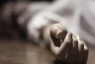 Man kills fellow patient in UP hospital  യുപിയിലെ ആശുപത്രി  Man kills fellow patient  government medical college Shahjahanpur  Shahjahanpur medical college  യുപിയിൽ ആശുപത്രിയിൽ കിടക്കയെച്ചൊല്ലി തർക്കം  ആശുപത്രിയിൽ കിടക്കയെച്ചൊല്ലി തർക്കം; ഒരാൾ കൊല്ലപ്പെട്ടു