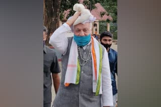 Arif Mohammed Khan visits Sabarimala Temple