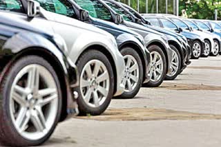 Passenger vehicle sales in India decline by over 2 pc in 2020-21: SIAM