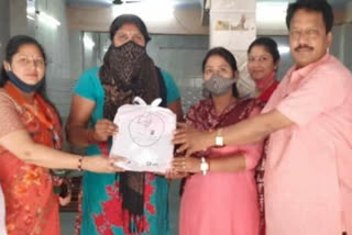 Gautam Gambhir Foundation distributes health care kit among women