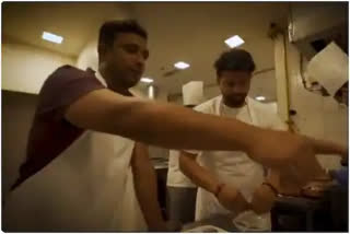 csk-suresh-raina-and-ambati-rayudu-cooked-biryani-for-team-members-watch-its-video