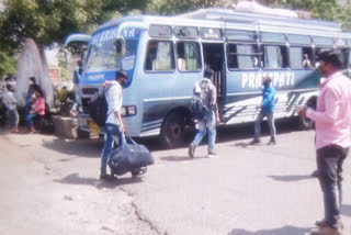 people returing home due to corona curfew