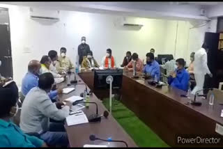 minister Usha Thakur took review meeting